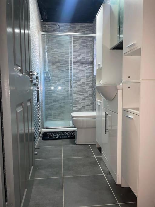 Modern 2 Bedroom Apartment In Derby City Centre ภายนอก รูปภาพ