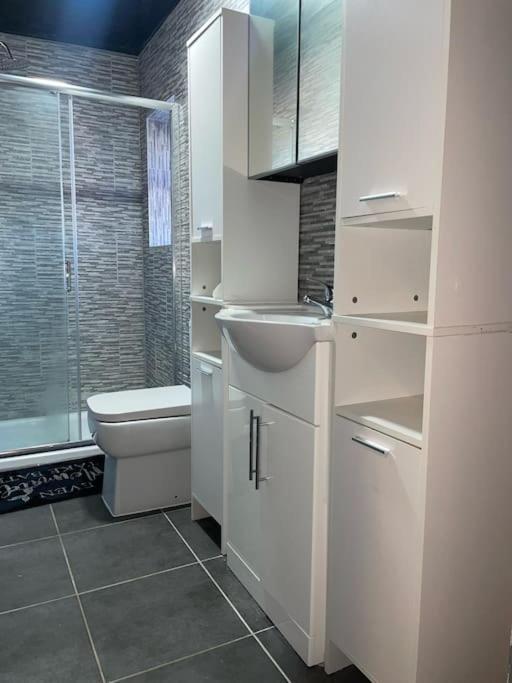 Modern 2 Bedroom Apartment In Derby City Centre ภายนอก รูปภาพ